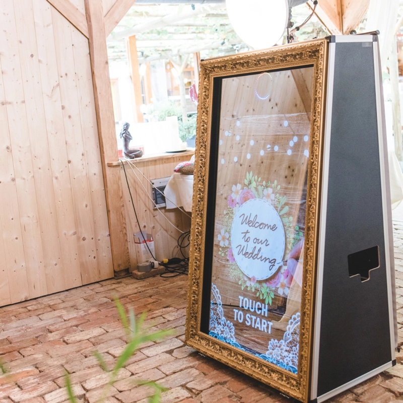 Miroir Photo Booth - MON FOTO BOOTH Photo booth miroir pour mariage avec cadre doré - MON FOTO BOOTH
